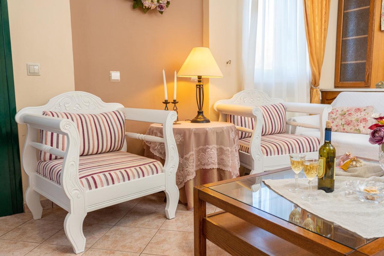Artemis Superb 2 Bedroom Apartment 700 M Away From The Beach Minia Exteriör bild
