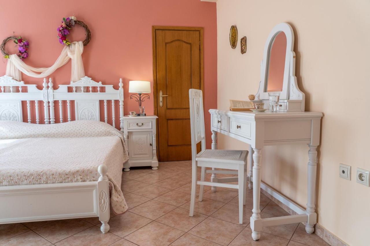 Artemis Superb 2 Bedroom Apartment 700 M Away From The Beach Minia Exteriör bild